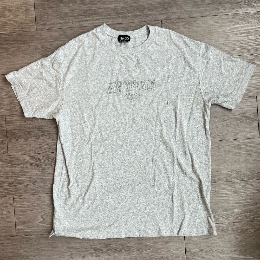 Vintage Y2K New York & Company Gray Logo Cotton T-Shirt Size XL